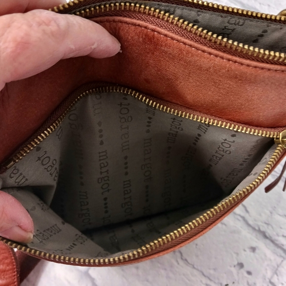 Margot cognac leather crossbody bag - Picture 11 of 15